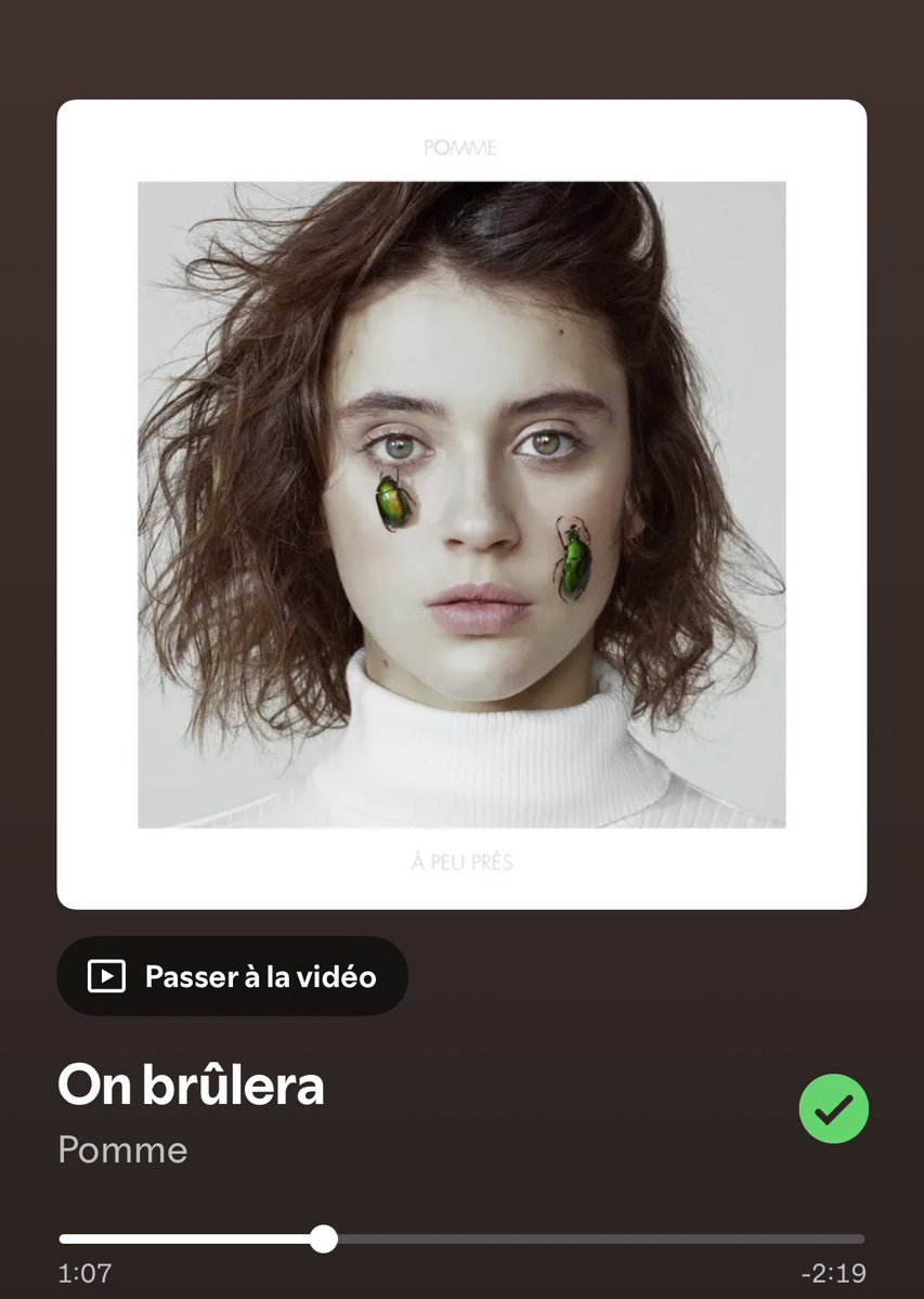 olivia_satanas's tweet image. tu penses t une pomme heureuse enft t une pomme triste