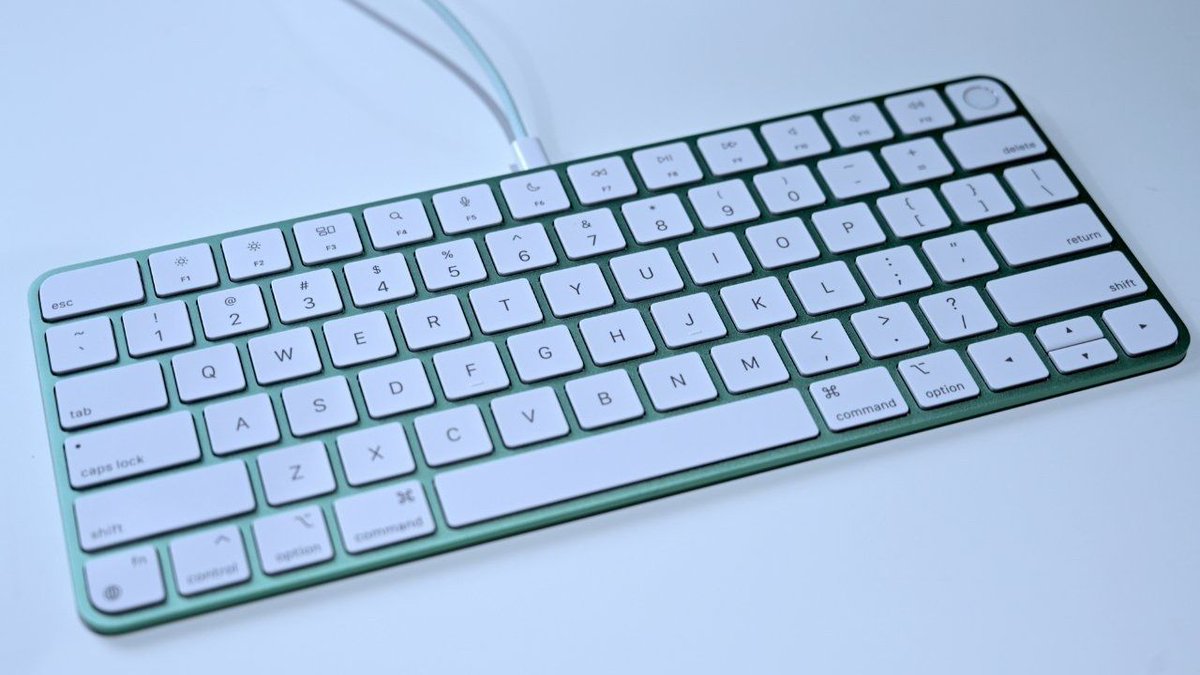 melanews's tweet image. Apple rilascia aggiornamenti firmware per Magic Keyboard e Trackpad  
Si installano automatici quando collegati al dispositivo ⌨️🖱️  

#Apple #FirmwareUpdate #Accessories