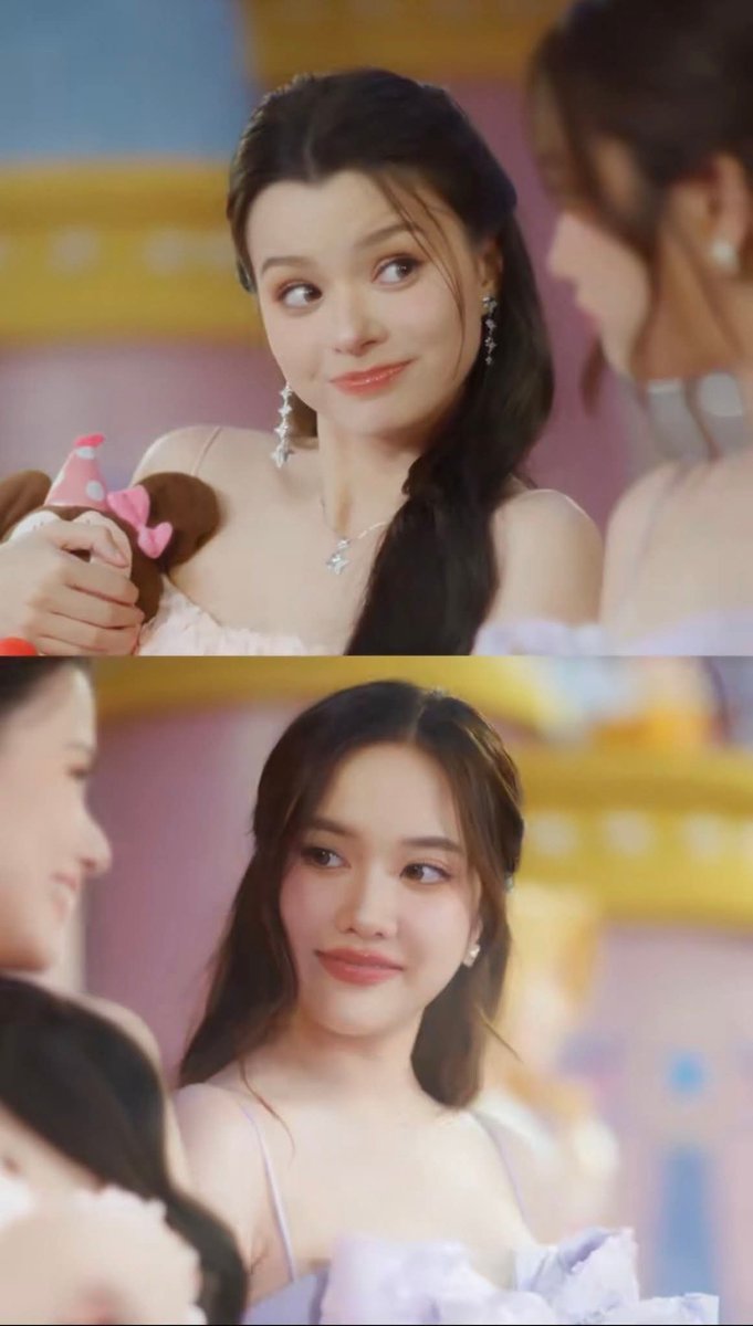 are u two in love or something~ 😗

FREEN BECKY AT CTW XMAS
#CTWXmasxFreenBecky
#centralwOrld 
#CTWTheMagicalStars2026
#CTWWorldsBestFestiveDest
#เที่ยวดิสนีย์ที่เซ็นทรัล
#srchafreen #beckysangels #FreenBecky #ฟรีนเบค