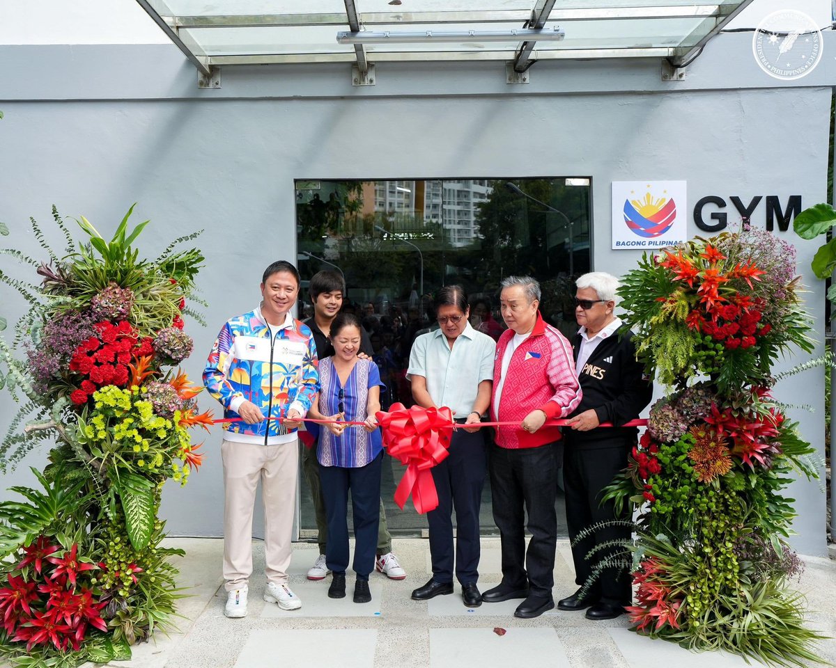 PIADesk's tweet image. TINGNAN: Pinasinayaan ni Pangulong @bongbongmarcos  ang muling pagbubukas ng PhilSports Complex ngayong Miyerkoles, Nov. 19, na magbibigay ng mas mahusay na pagsasanay at suporta para sa kabataang atletang Pilipino. #IntegratedStateMedia #ISM