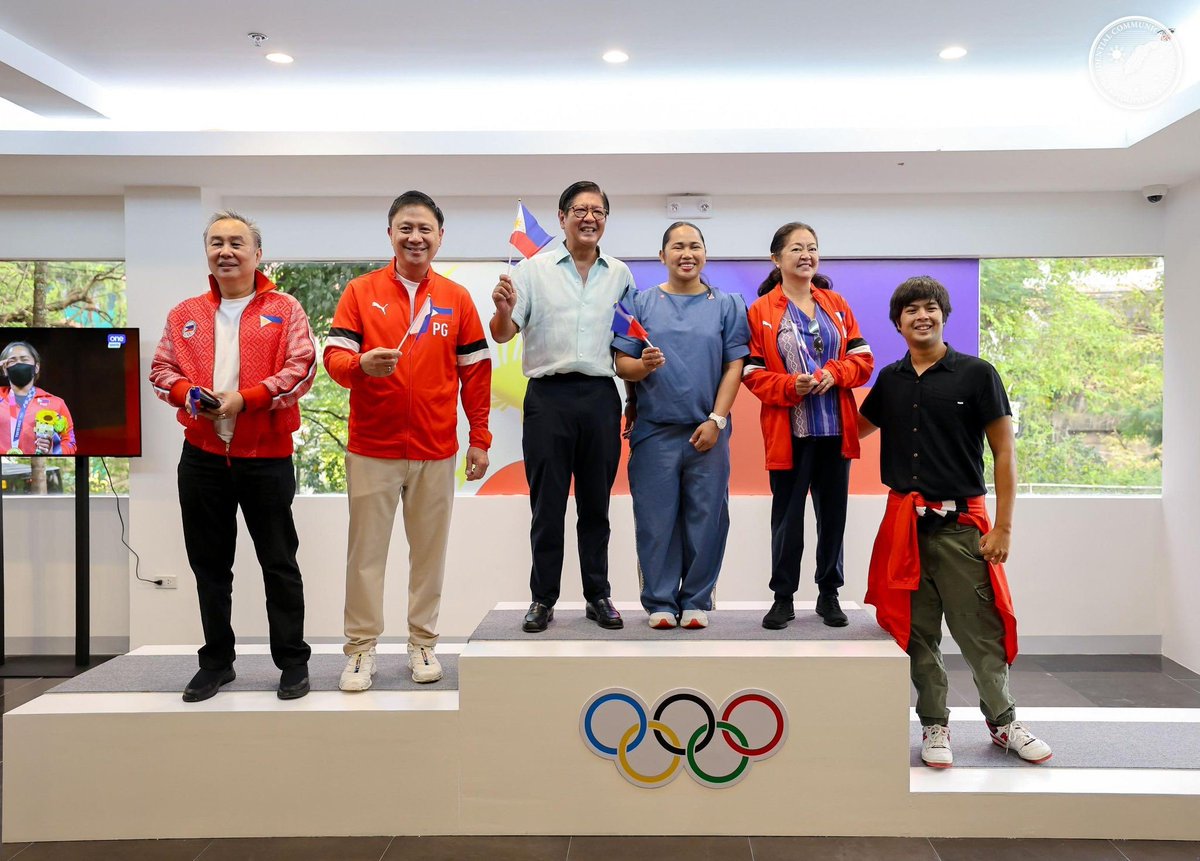 PIADesk's tweet image. TINGNAN: Pinasinayaan ni Pangulong @bongbongmarcos  ang muling pagbubukas ng PhilSports Complex ngayong Miyerkoles, Nov. 19, na magbibigay ng mas mahusay na pagsasanay at suporta para sa kabataang atletang Pilipino. #IntegratedStateMedia #ISM