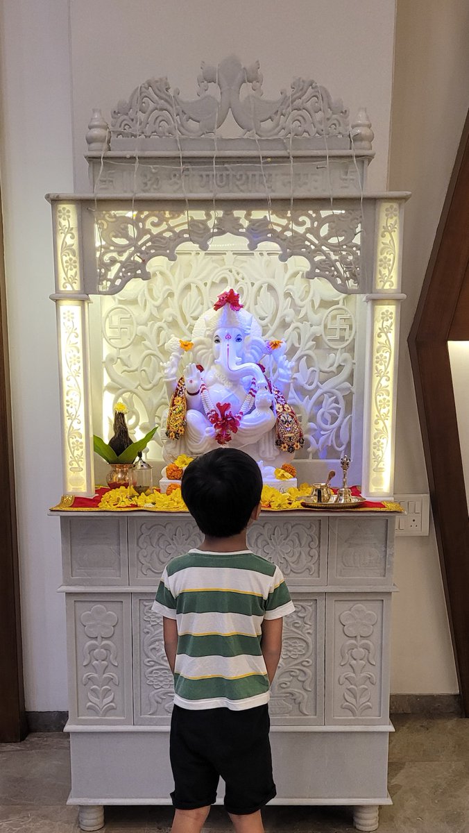 PShekharOjha's tweet photo. Ganpati's presence makes our place a bliss.
#LordofBeginnings #Ganpati https://t.co/9anaCUyek1