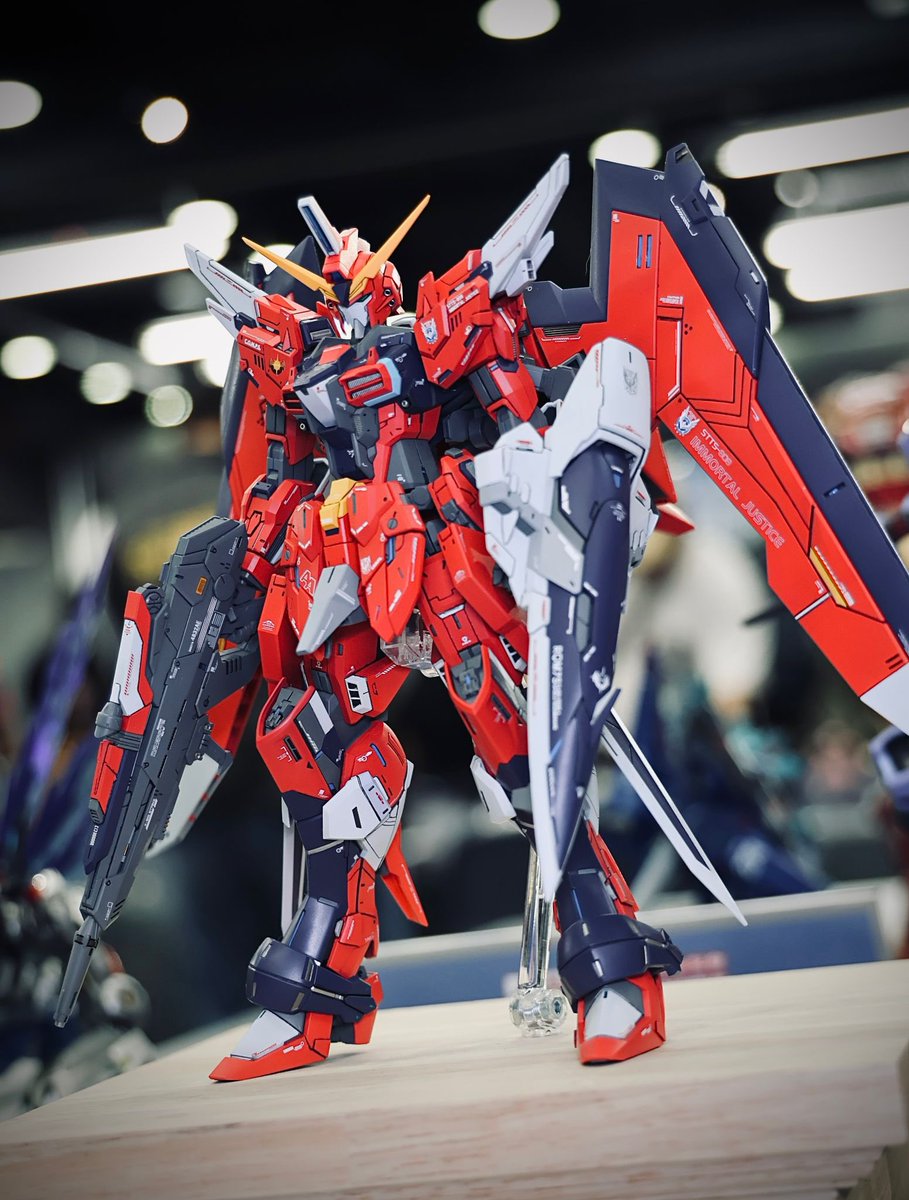 #黙ってローアングルをはる