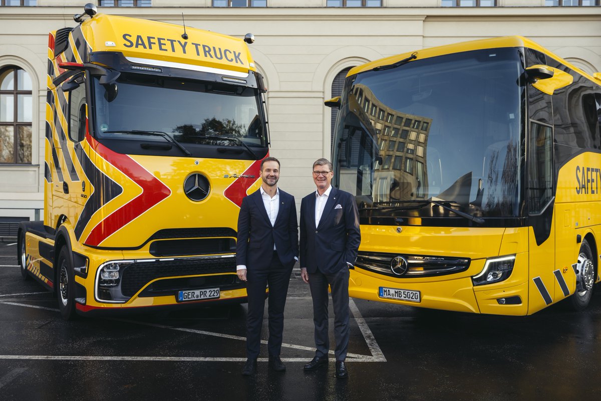 Daimler Truck Unit Says Bankrupt Kal Freight Owes It Millions After Alleged  Fraud - WSJ, image size:1200x800