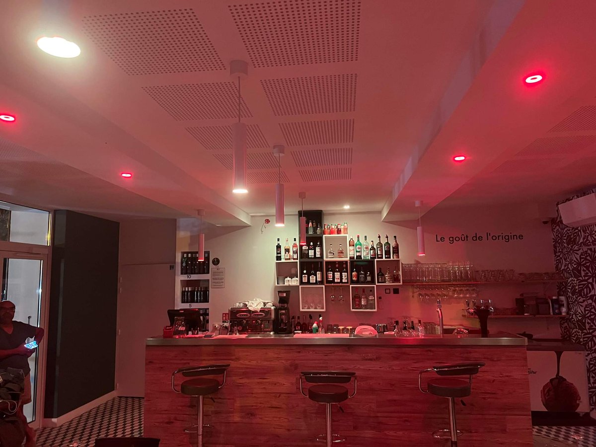 LoxoneUK's tweet image. At this restaurant, Loxone provides complete flexibility for its lighting. Scenes can be changed to match the theme of the evening, and lighting can even be tailored for specific tables.

👉 Read more here: bit.ly/4i9ymxk 

#Loxone #BuildingAutomation #LoxoneReference