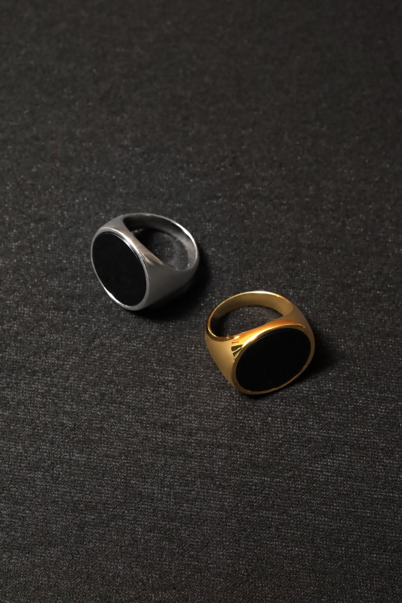 先行販売終了まで残り1時間
＿＿＿＿＿＿＿＿＿＿＿＿＿＿＿🕚

錦戸亮が、いつものファッションに
合わせたいボリュームのあるカレッジリング。
3種類のデザイン候補があった中で
尖りのない面を活かしたデザインを採用。

バングルは地金本来の輝きが
お楽しみいただけるバングル。