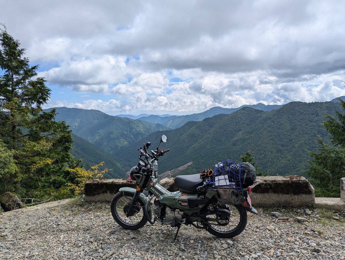 shishilemo's tweet photo. 2022/11/19納車なので３周年㊗️
ODOは18,524km
３年目は7,234km走行、1年としては過去最高の距離
四国横断と九州脊梁の周遊で距離を稼いだ https://t.co/MnINNz3UNZ
