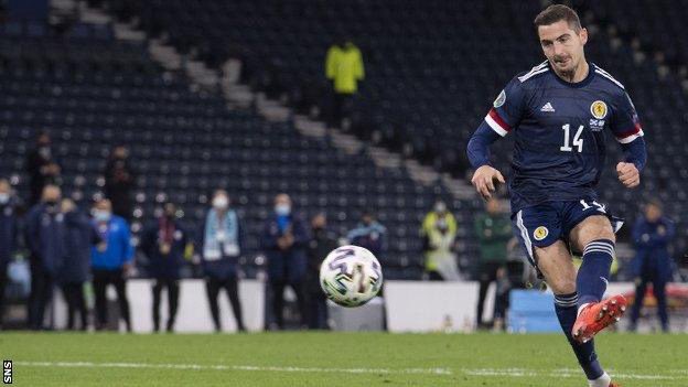 Laura Brannan tweet media