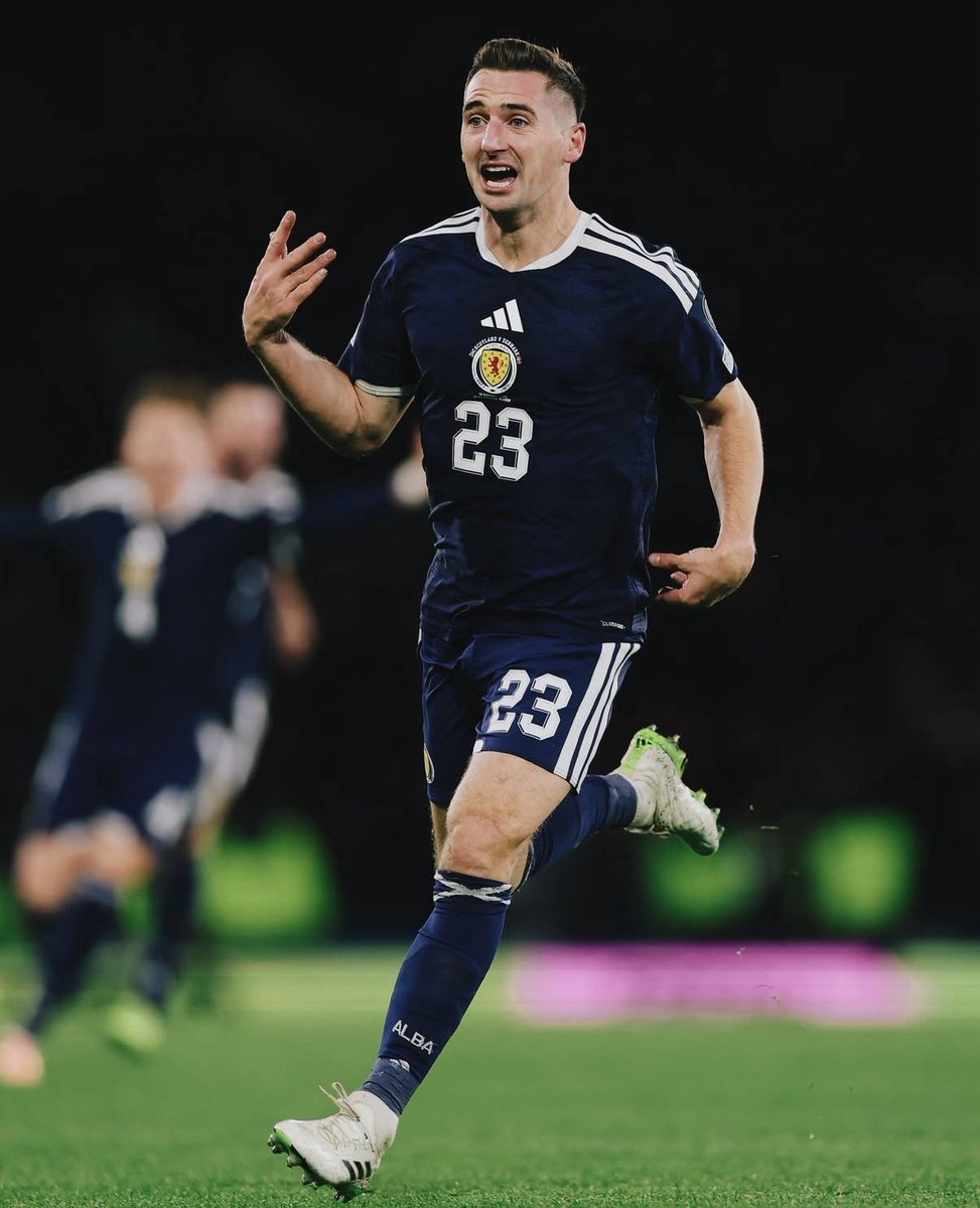 Laura Brannan tweet media