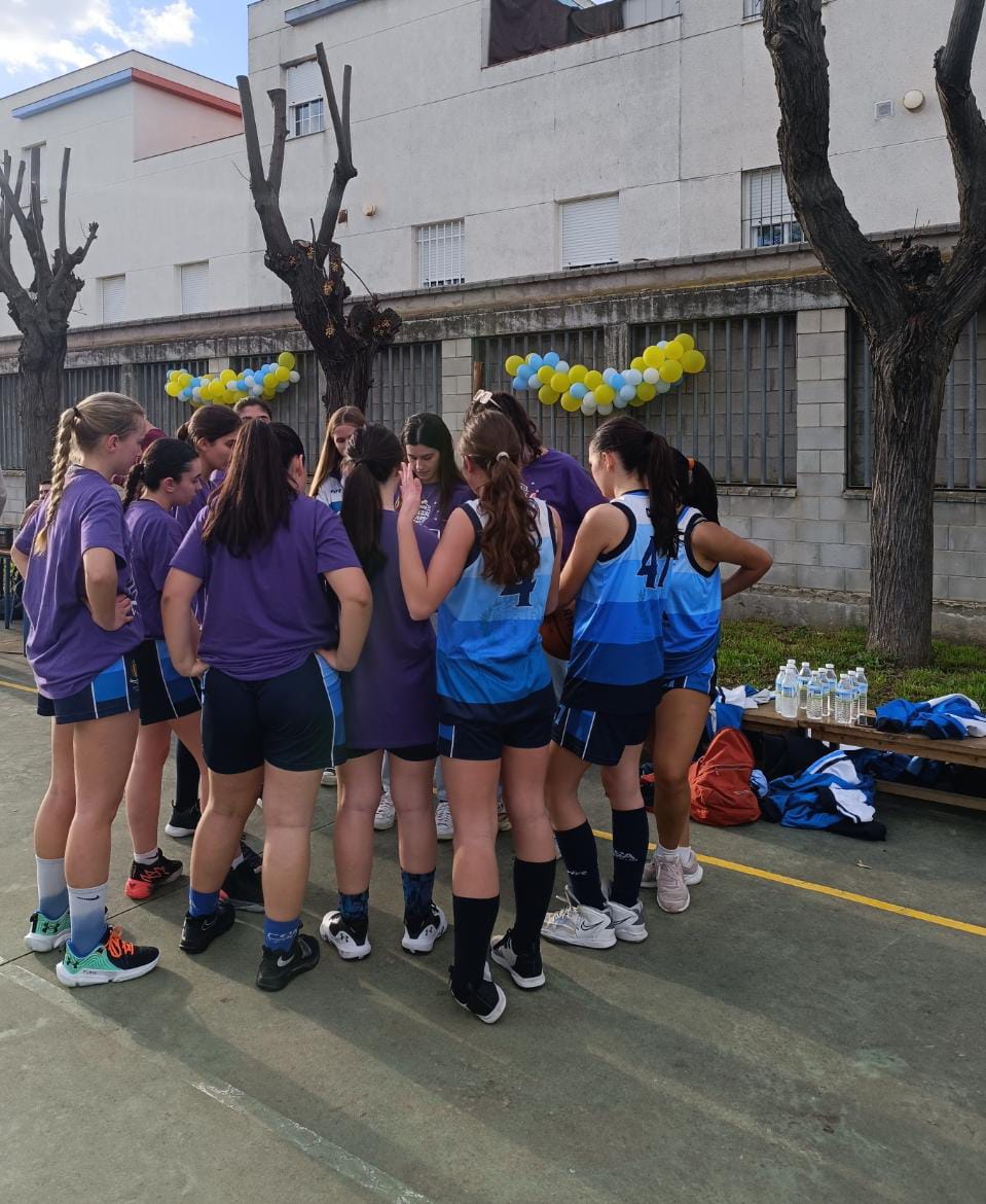 🗣 Nuestra presidenta <a href="/MartaMejiasOrt/">Marta Mejías Ortíz</a>:

✍️🏻 #Losvaloresdeportivos de equipo van en contra de esta nueva era de potenciar al "jugador/a protagonista", más minutos, más puntos (goles/ensayos), mejor en las estadísticas, frente al "jugador/a invisible" que en el tiempo que juega...