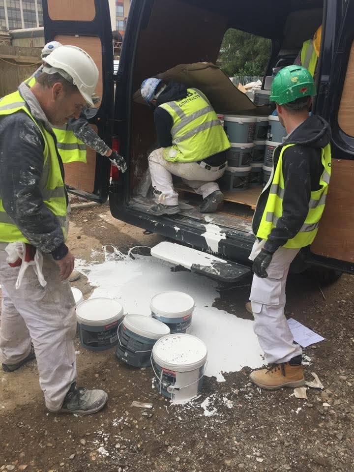DecoratorsU's tweet image. When the decorators rock up on site.

#onsite #paint #decorator