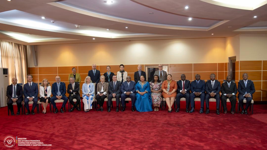 RDC_Minafet's tweet image. 🇨🇩🤝🇪🇺 Ce 19 novembre 2025, le Vice-Premier Ministre, Ministre des Transports, Voies de communication et Désenclavement, Jean-Pierre Bemba Gombo (@TransportsRDC), a procédé à l’ouverture du Dialogue de Partenariat RDC–UE. La Ministre d’État, Thérèse Kayikwamba Wagner…