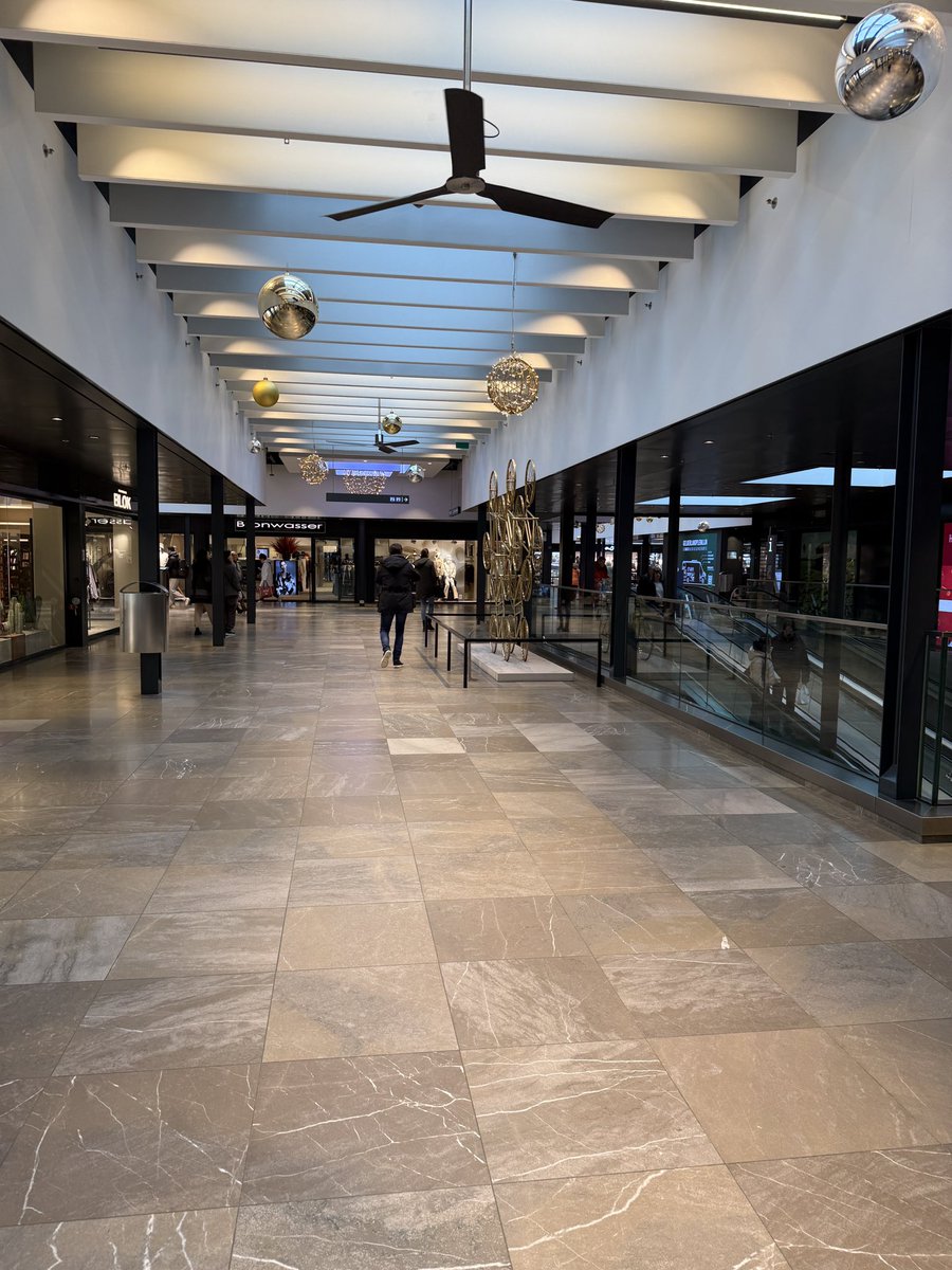 Toob_Alers's tweet image. Dag vult zich prima en top op schema. 👍🏻
#Kern ~ retail | NEOO - Wereldhave &amp;gt; ALV 22/01/2026 &amp;gt;

‘Gelderlandplein blijft een top winkelcentrum ‘