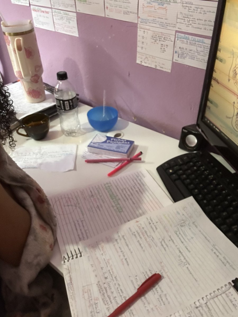 yastudiesj's tweet image. Enquanto eu passava o dia inteiro estudando, a elite já tinha o gabarito da prova!

#Anulaenem