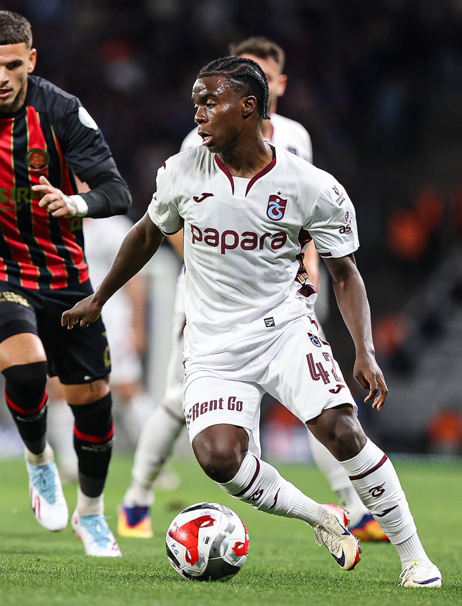 👀 Bayern Münih ve Manchester City, Trabzonspor'un genç yıldızı Christ Inao Oulai ile ciddi şekilde ilgileniyor. (Sportal)