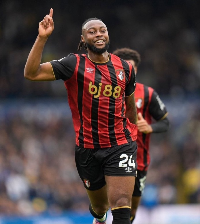 🔴 Antoine Semenyo’ya hayran olan Ruben Amorim, oyuncuyu takımında görmek istiyor. Ancak Manchester United’ın, Semenyo’nun Bournemouth’taki 65 milyon £'lik serbest kalma maddesini ocak ayında karşılaması oldukça zor. (The Athletic)