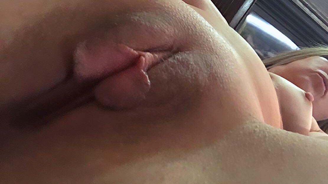 brendaovher's tweet photo. I want multiple loads deep in me 🤩
#multiplecreampie #gangfuck #cuminme #cumfilled #whore #slut #pussy #gangbang #gangrape #usedgirl #sextoy #filthyslut https://t.co/PlsfN3RGDG