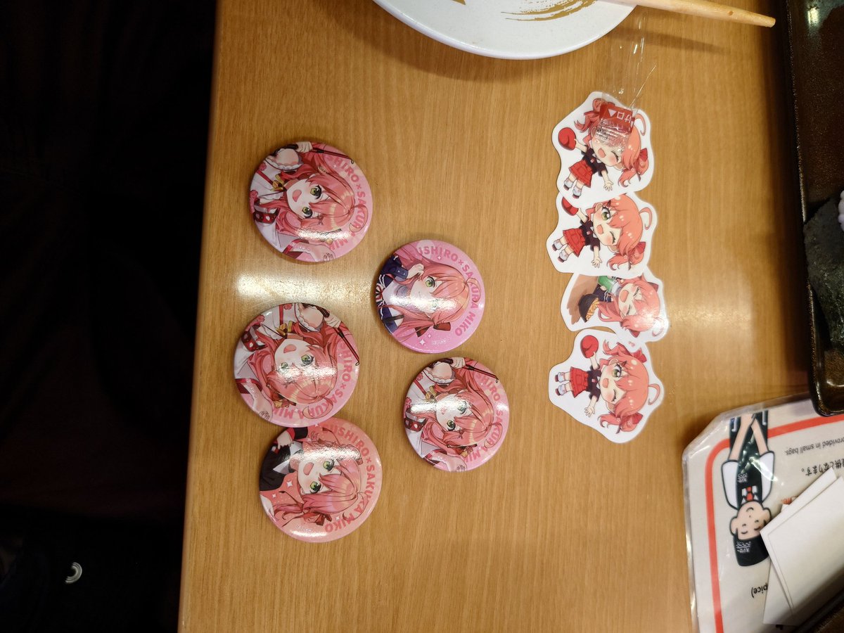 #スシローさくらみこコラボ
5個目で缶バッチコンプリート
相方に感謝にぇ