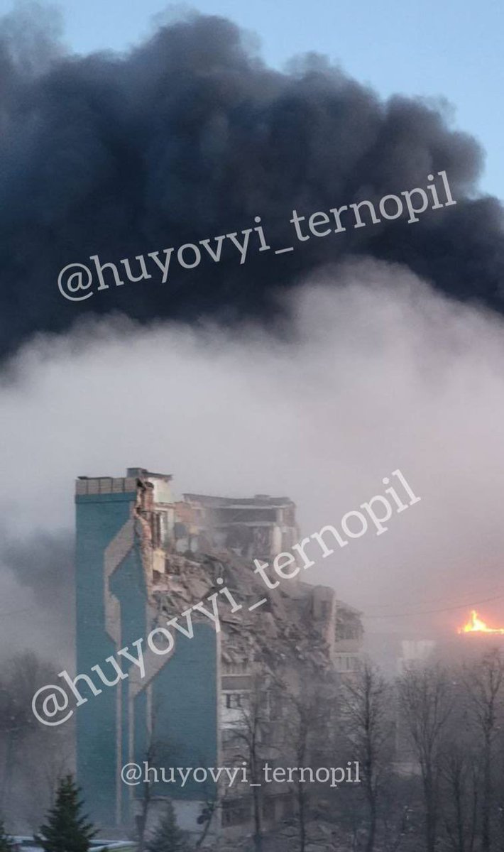 JimmySecUK's tweet image. Ternopil. A civilian apartment building hit by a Russian missile strike, annihilating upper half. Nineteen people now confirmed dead and dozens injured in Russia's latest atrocity.