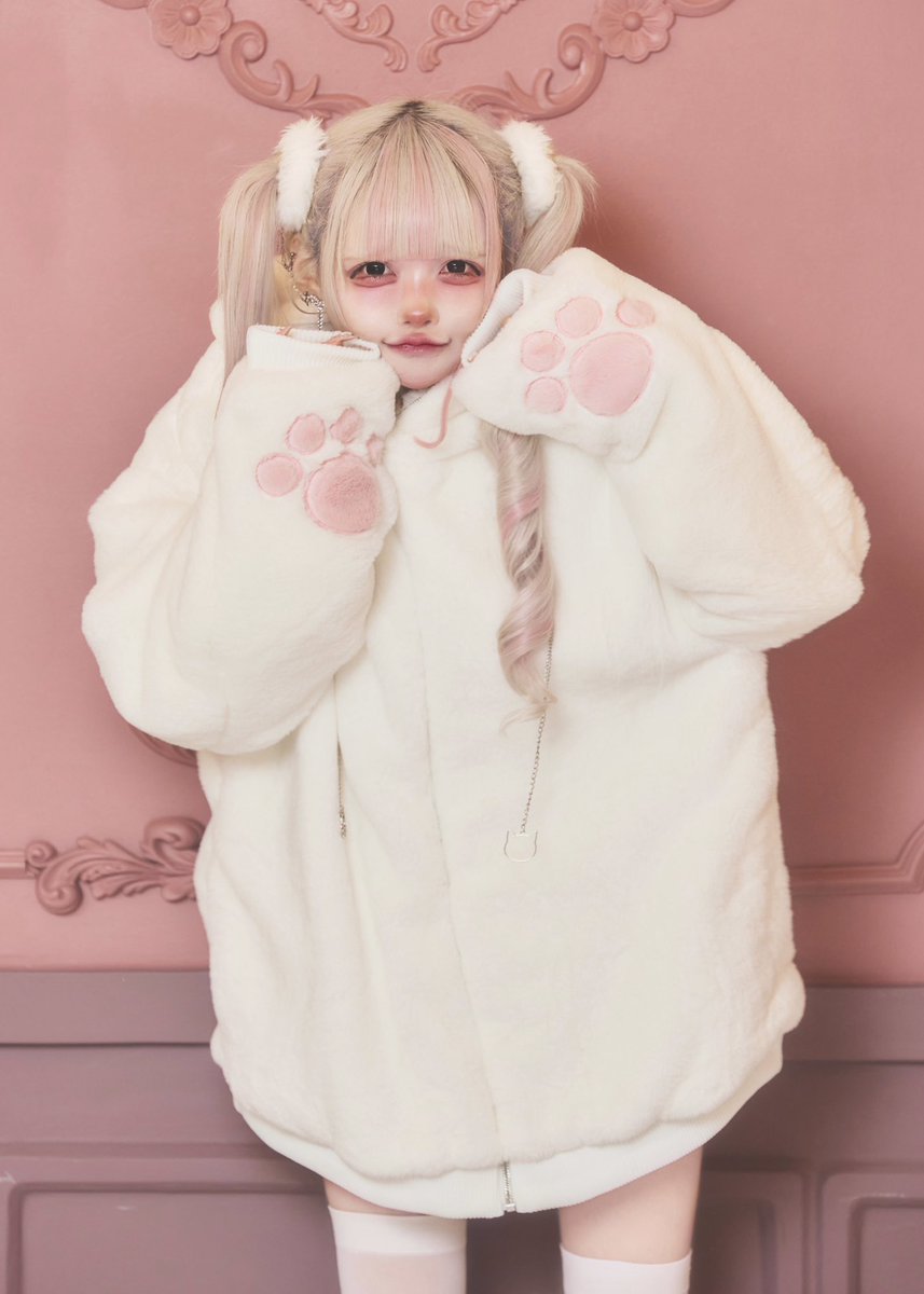 nyanMe_info's tweet image. ┈┈┈┈┈┈┈┈┈♥♡♥┈┈┈┈┈┈┈┈┈┈

                𝐧𝐲𝐚𝐧 𝐌𝐞 𝟑𝐫𝐝 𝐜𝐨𝐥𝐥𝐞𝐜𝐭𝐢𝐨𝐧

♥ ねこちゃんあうたー
     （ WHITE / BLACK ）

♥ -¥17,900(税込)

♥ 11/22(金)18:00 《予約販売開始》

🔗 nyanme.tokyo/items/123426698