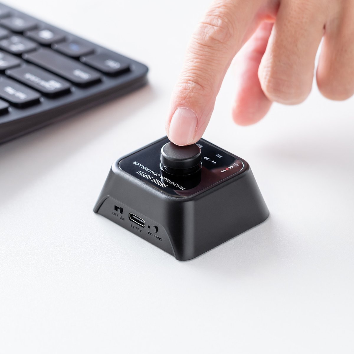 sanwadirect's tweet image. ポチッ。
８機能を割り当てられる、プログラマブルボタン。 #サンワの新商品