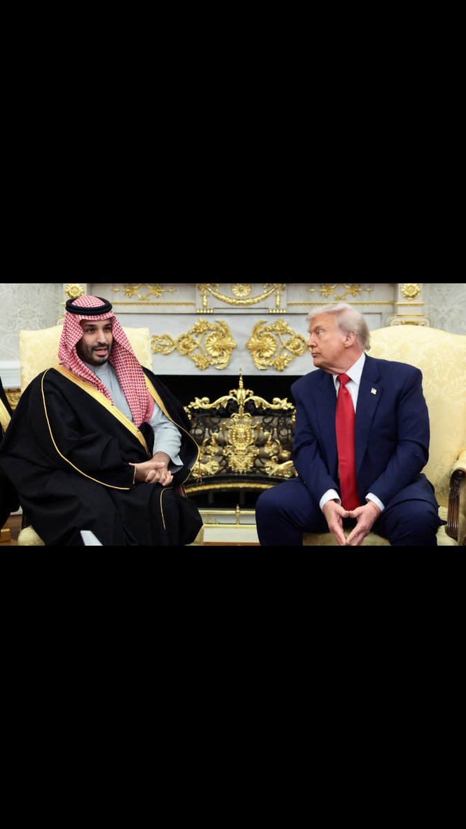 Et personne n’a parlé de costume sur ce coup ?

Fascinant non ?