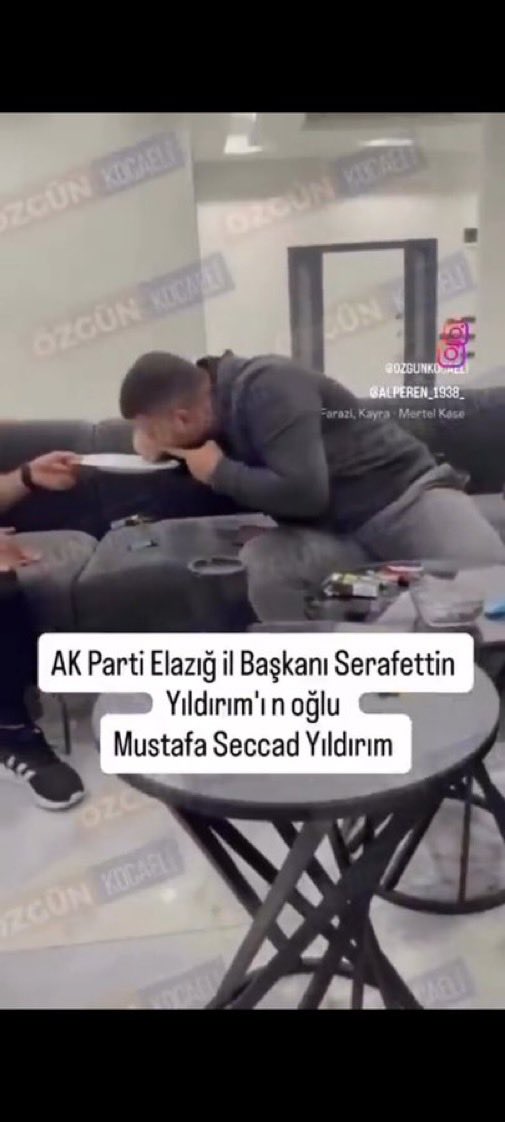 <a href="/KverSemih/">Semih Işıkver</a> Bilge liderin gitmek istemiş oda salın gitsin demiş zoruna niye gitti senin sen git Elazığ’ın gençlerine sahip çık bak hepsi maddeye düşmüş vekil