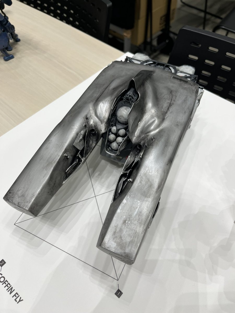 katoya01's tweet image. #タマミー2025 
今回、katoya的に1番感動した舟㕣山さんの作品‼︎@state_steven 
無機物でありながら有機物な雰囲気もあるエロい作品には憧れます‼︎
普通、飛行機の腹をこんなデザインにしないでしょw