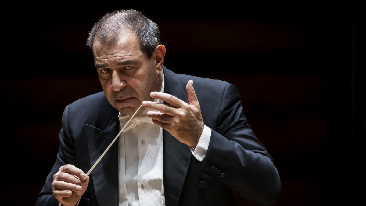 LesArtsValencia's tweet photo. 👏 Impressionant començament del cicle de les quatre simfonies de Brahms dirigides pel mestre Daniele Gatti.

El primer de quatre concerts entre Les Arts i Castelló que podràs disfrutar fins al divendres 21! https://t.co/5c7ClhWL78 

📸 Miguel Lorenzo https://t.co/RqAGTpfYzD
