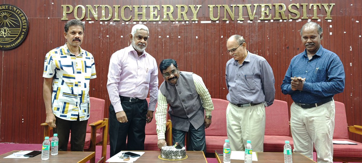 PU_PondyUni's tweet image. Vice-Chancellor Prof. P. Prakash Babu addressed the gathering on the occasion of the 41st Foundation Day of the School of Management. He highlighted the School’s remarkable journey and appreciated its significant contributions to academic excellence.