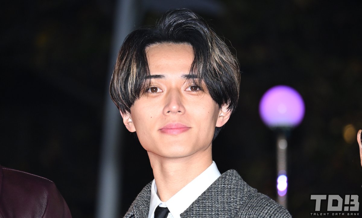 talent_databank's tweet image. 『映画ラストマン-FIRST LOVE-』プレミアム点灯式

永瀬廉、福山雅治＆大泉洋からの愛あるイジりに「もうやめてください！六本木のど真ん中で！(笑)」

クリスマスの思い出も告白
「メンバーとクリスマスプレゼント交換会」

talent-databank.co.jp/special/topics…

#ラストマン #永瀬廉 
@LASTMAN_tbs