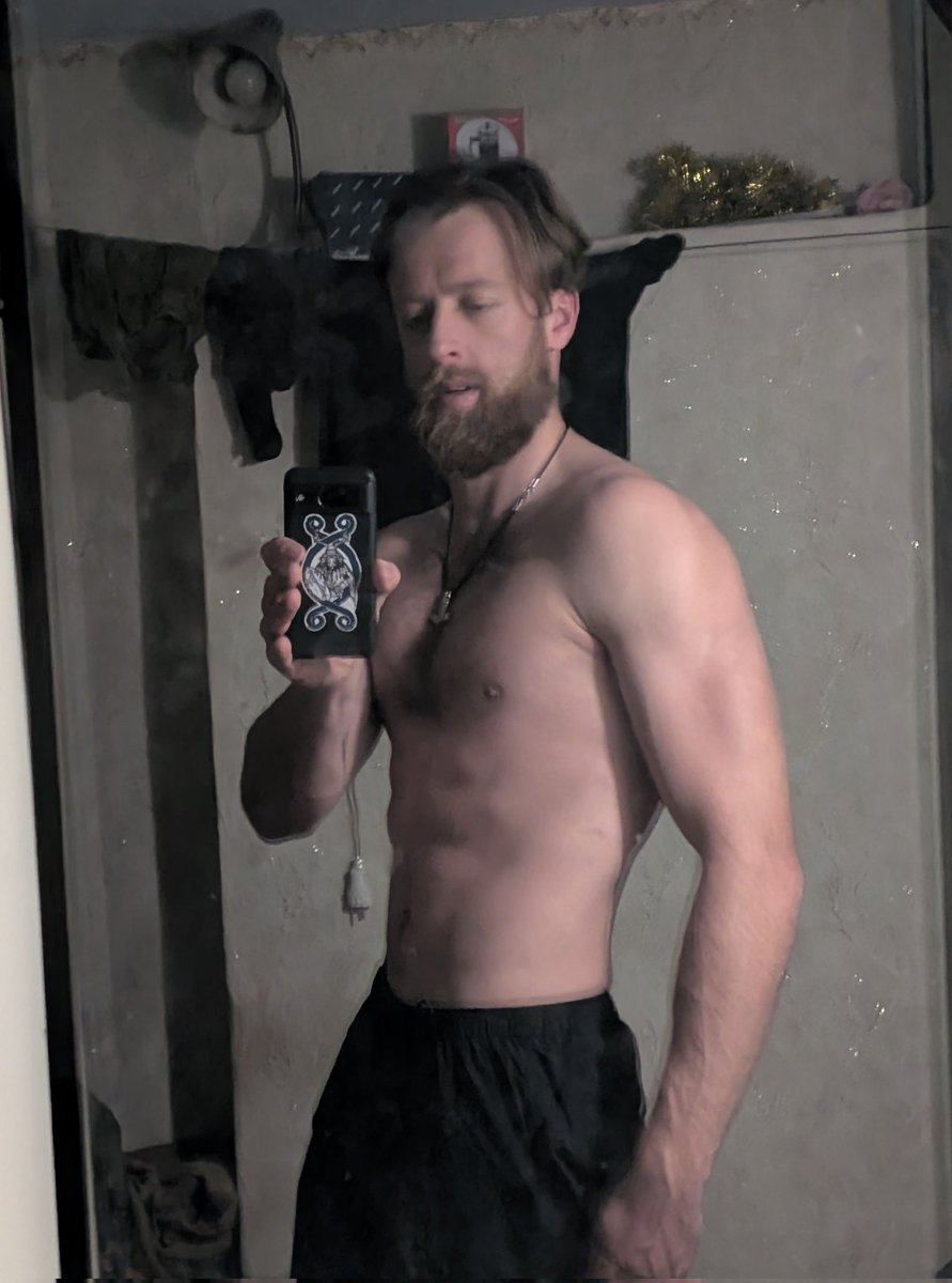 writeIvan's tweet image. Старе фото, зі старого місця, в старому полку. 

Донатьте🫡