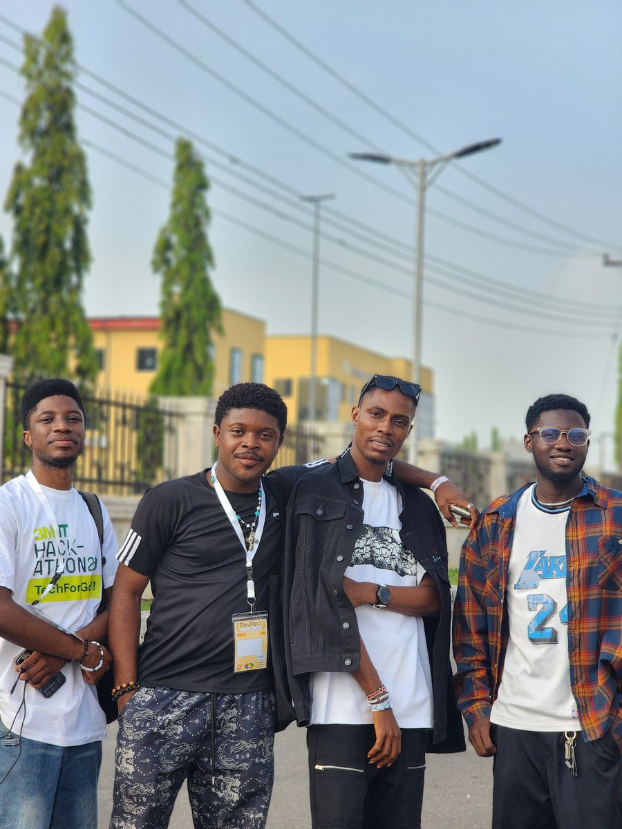 tech_apostle1's tweet image. I pulled up at DevFest @gdgadoekiti 2025 Last attended in 2023, so it felt great to be back, the community is thriving!

Loved reconnecting with old friends and catching powerful sessions from the speakers.

#DevFestAdoEkiti2025 #DevFestAdoEkiti #gdgadoekiti #hellogemini