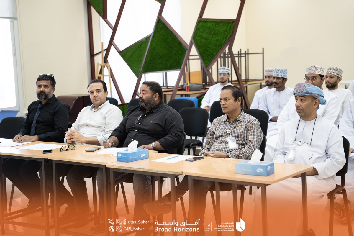 #يوتاس_صحار 

نظمت جامعة التقنية والعلوم التطبيقية بصحار فعالية بعنوان "الذكاء الاصطناعي في الرياضيات"  حيث هدفت الفعالية إلى إبراز دور الذكاء الاصطناعي في تطوير الرياضيات، وتعزيز الإبداع والعمل الجماعي، وإلهام الطلبة لاكتشاف كيفية إسهام الذكاء الاصطناعي في تطوير المجال الرياضي.