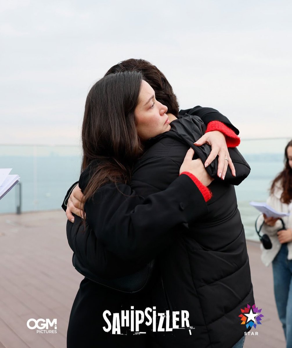 2hazallll's tweet image. #HazalSubaşı #Sahipsizler #Azize #AzDev
Azize 👸✨♥️