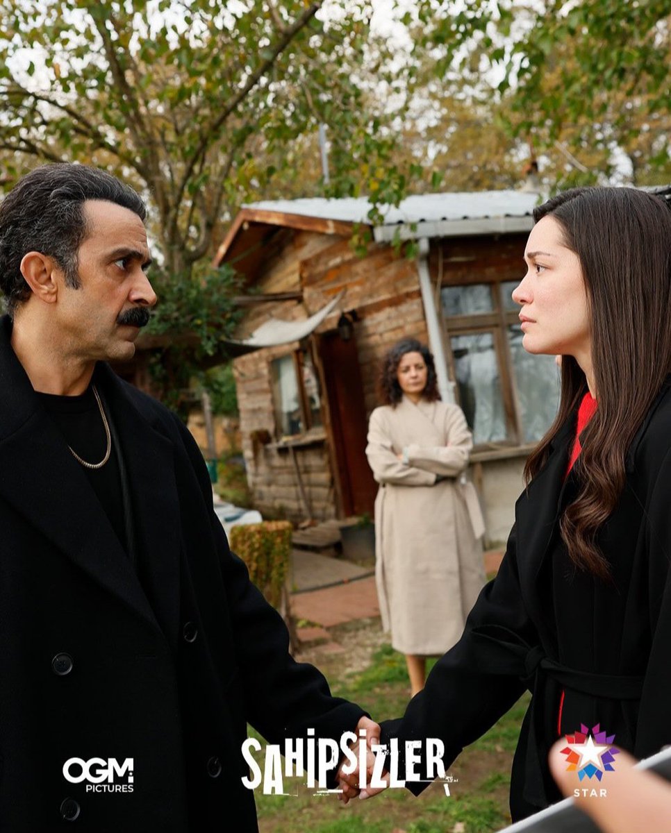 2hazallll's tweet image. #HazalSubaşı #Sahipsizler #Azize #AzDev
Azize 👸✨♥️