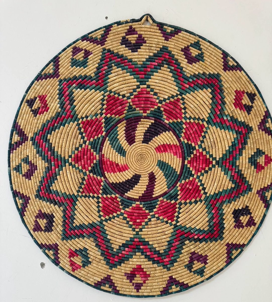 همسة قال تعالى:
*(وَلَا تَقُولَنَّ لِشَيْءٍ إِنِّي فَاعِلٌ ذَٰلِكَ غَداً إِلَّا أَن يَشَاءَ اللَّهُ)...*
📌جميع ما يتمناه المرء، ويخطط له؛ ويعزم على فعله؛ لن يتحقق منه شيء بغير مشيئة ﷲﷻ...‼

      *🌺أسعد الله مساءكم🌺*