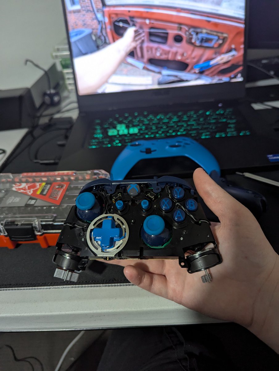 Did what i needed to do! Finally made my main controller look pretty!!! And surprisingly my second controller looks stunning in the white ✨