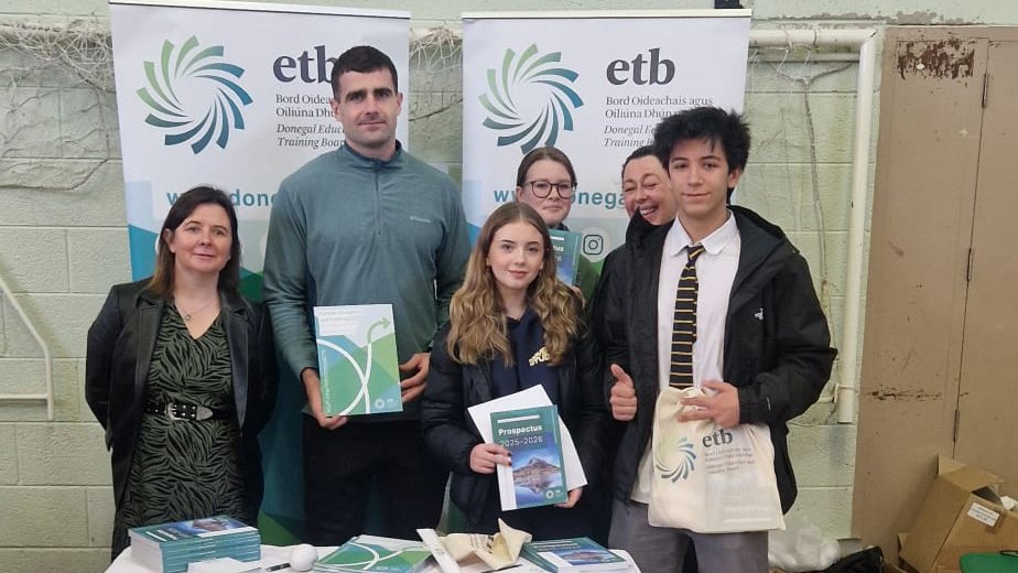DonegalETB's tweet image. 1/3 Our Further Education and Training (FET) Service staff Tara, Deirdre, Claire and Joan had a busy morning yesterday in @cranacollege at their Role Model Day for @CollegeAware Week. They spoke to students about the wide range of FET courses and apprenticeships available to them