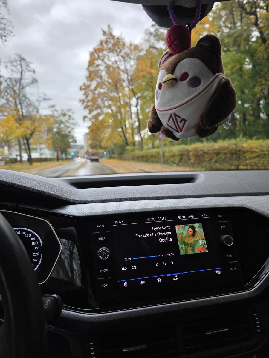 nerd_and_weird's tweet photo. @Josswayar @guinzly__gmmtv Guinzly on a ride with me in Neumarkt, Germany #GUINZLYAROUNDTHEWORLD 🙈 https://t.co/NDvNsCWhnc
