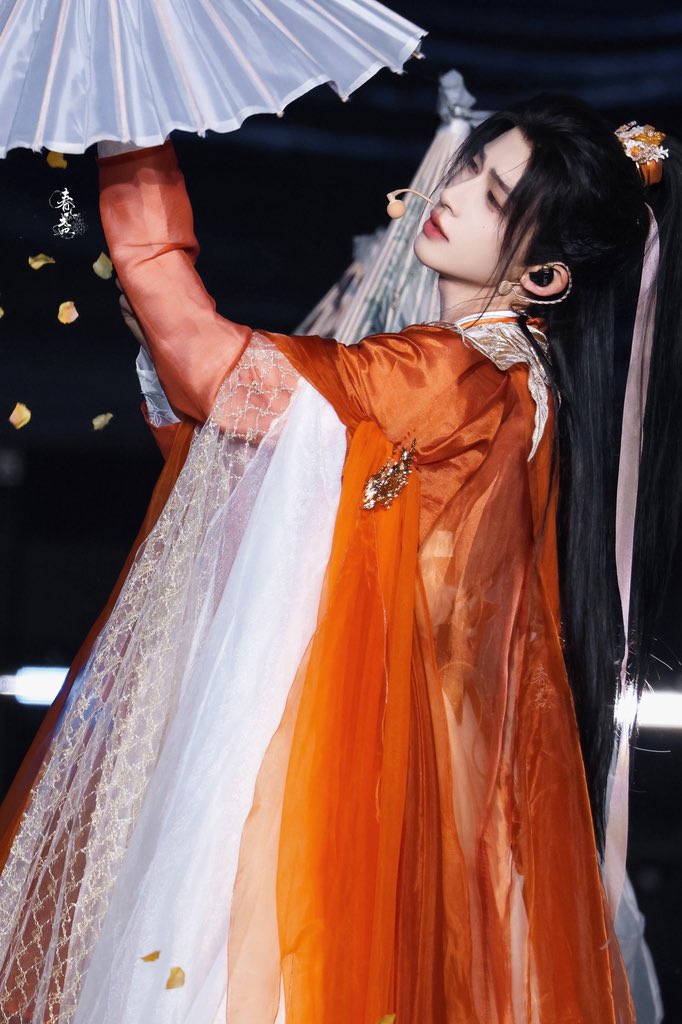 G_Charlie_Liuyu's tweet image. 20251116  矜贵~🍊
Cr.春入盏

#LiuYu #刘宇 #リュウユ
#리우위 #หลิวอวี่ #LưuVũ