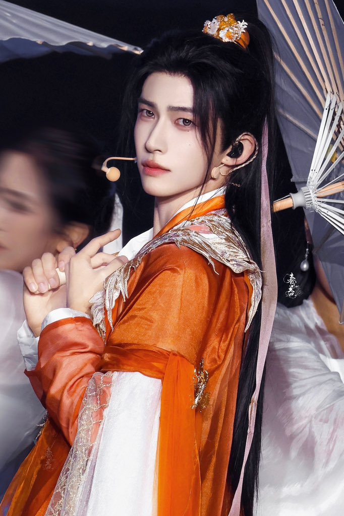 G_Charlie_Liuyu's tweet image. 20251116  矜贵~🍊
Cr.春入盏

#LiuYu #刘宇 #リュウユ
#리우위 #หลิวอวี่ #LưuVũ