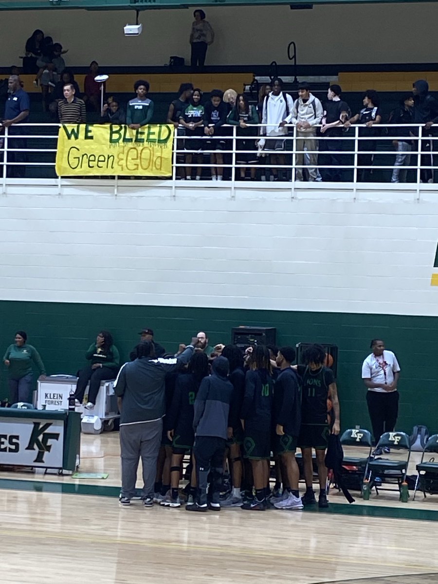 lucyvelez03's tweet image. The Varsity Mighty Lions are warmed up and ready to take the floor against the Golden Eagles. Let’s go Lions.💚🦁🏀⁦@SPRINGHIGHLIONS⁩ ⁦@thespringlions⁩ ⁦@SpringISDAthl⁩