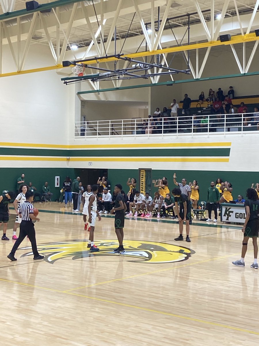 lucyvelez03's tweet image. The Varsity Mighty Lions are warmed up and ready to take the floor against the Golden Eagles. Let’s go Lions.💚🦁🏀⁦@SPRINGHIGHLIONS⁩ ⁦@thespringlions⁩ ⁦@SpringISDAthl⁩