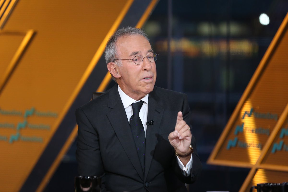 MarioNawfal's tweet image. 🚨 TESLA TO $10,000 - RON BARON JUST DROPPED A VALUATION NUKE

Ron Baron didn’t just double down - he lit a flare over Wall Street.

His new call? Tesla at $10,000 a share within a decade.

At today’s prices, that would turn Tesla into a multi-trillion-dollar hydra big enough to…