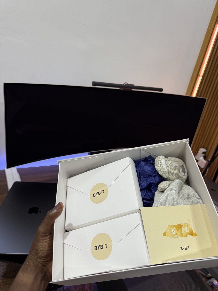 marjidofficial's tweet image. Thank you @Bybit_Official for sending this package for my princess. I appreciate. 

Community Abeg make una help me thank @BybitAfrica in the comment.