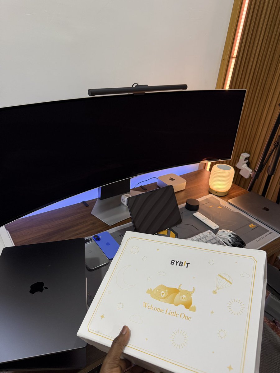 marjidofficial's tweet image. Thank you @Bybit_Official for sending this package for my princess. I appreciate. 

Community Abeg make una help me thank @BybitAfrica in the comment.