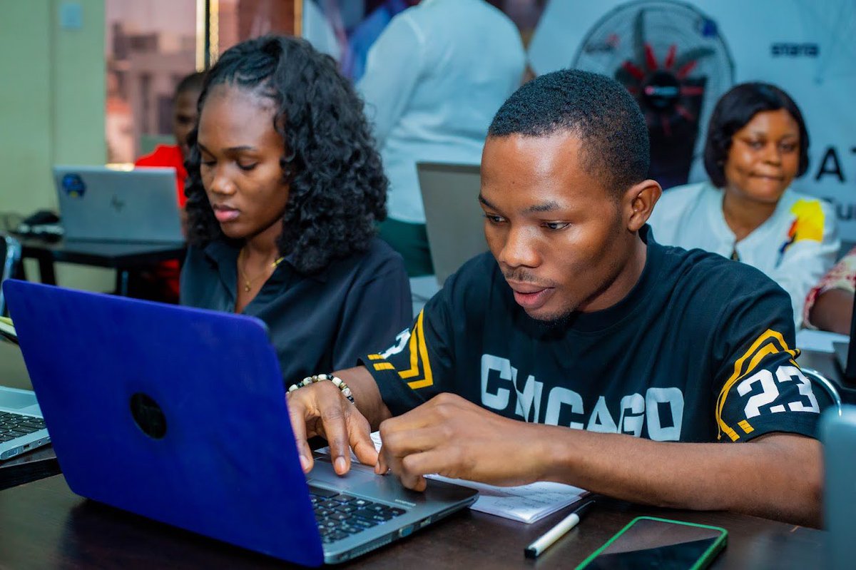DataLead_Africa's tweet image. Our Data Analytics participants are fully locked into the #STATA session, building real, hands-on skills for data-driven decision-making.

In a world powered by data, tools like STATA aren’t optional, they are essential. Proud of everyone showing up.

#tech #dataanalytics #abuja