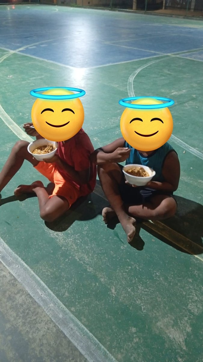 adrianaramossi's tweet image. Véspera de feriado e ao menos que aconteça um milagre provavelmente nao teremos sopao nem hoje nem no feriadão
É triste porque sabemos o quanto essa sopão é importante pra essas pessoas que estao em vulnerabilidade e esperam por essa sopa, mas infelizmente nenhuma ação solidária…