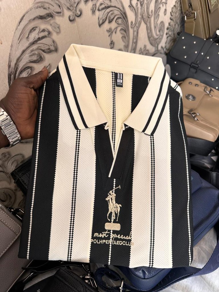 New arrivals of original designer v-neck collar neck polo
🏷️N15,000
📍Kaduna